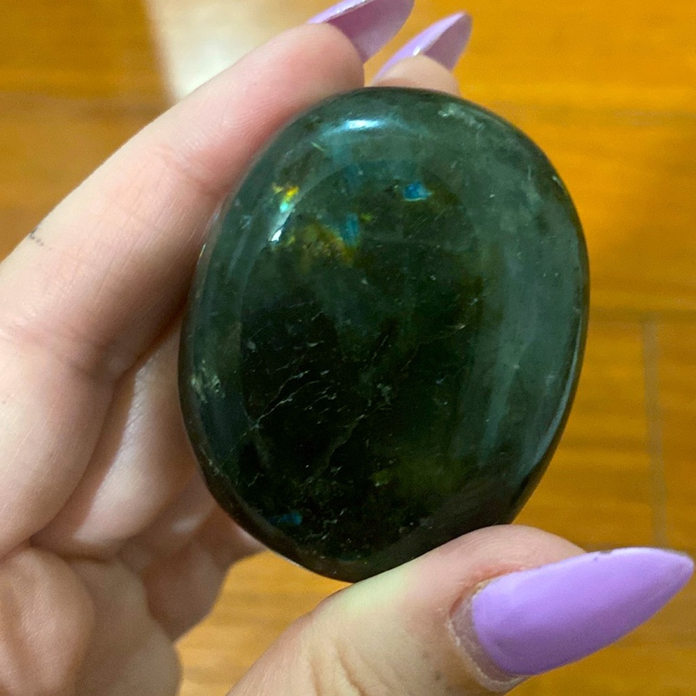 Labradorite palm stone